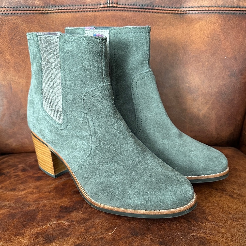 Sperry Gray Suede Ankle Boots Women’s 8.5